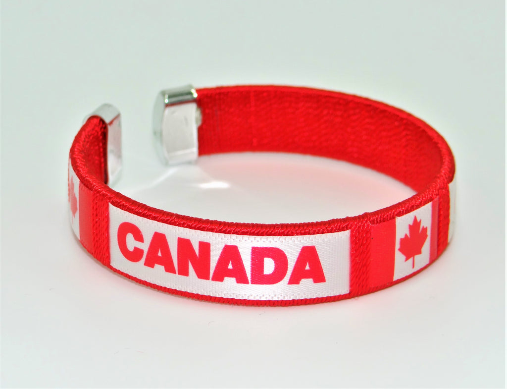 Canada C-Bracelet